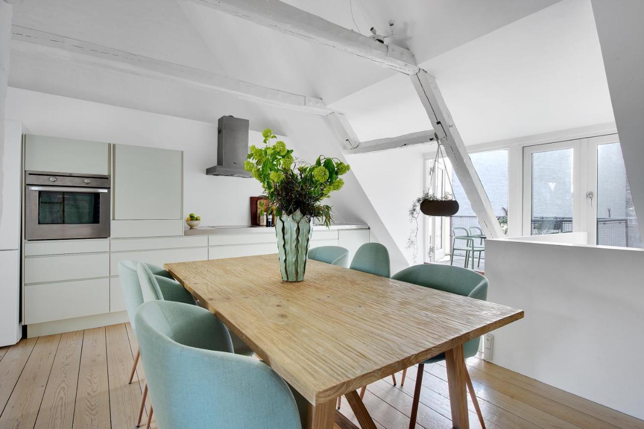 Sanders Main - Endearing Two-bedroom Duplex With A Balcony Next To Magical Nyhavn Leilighet